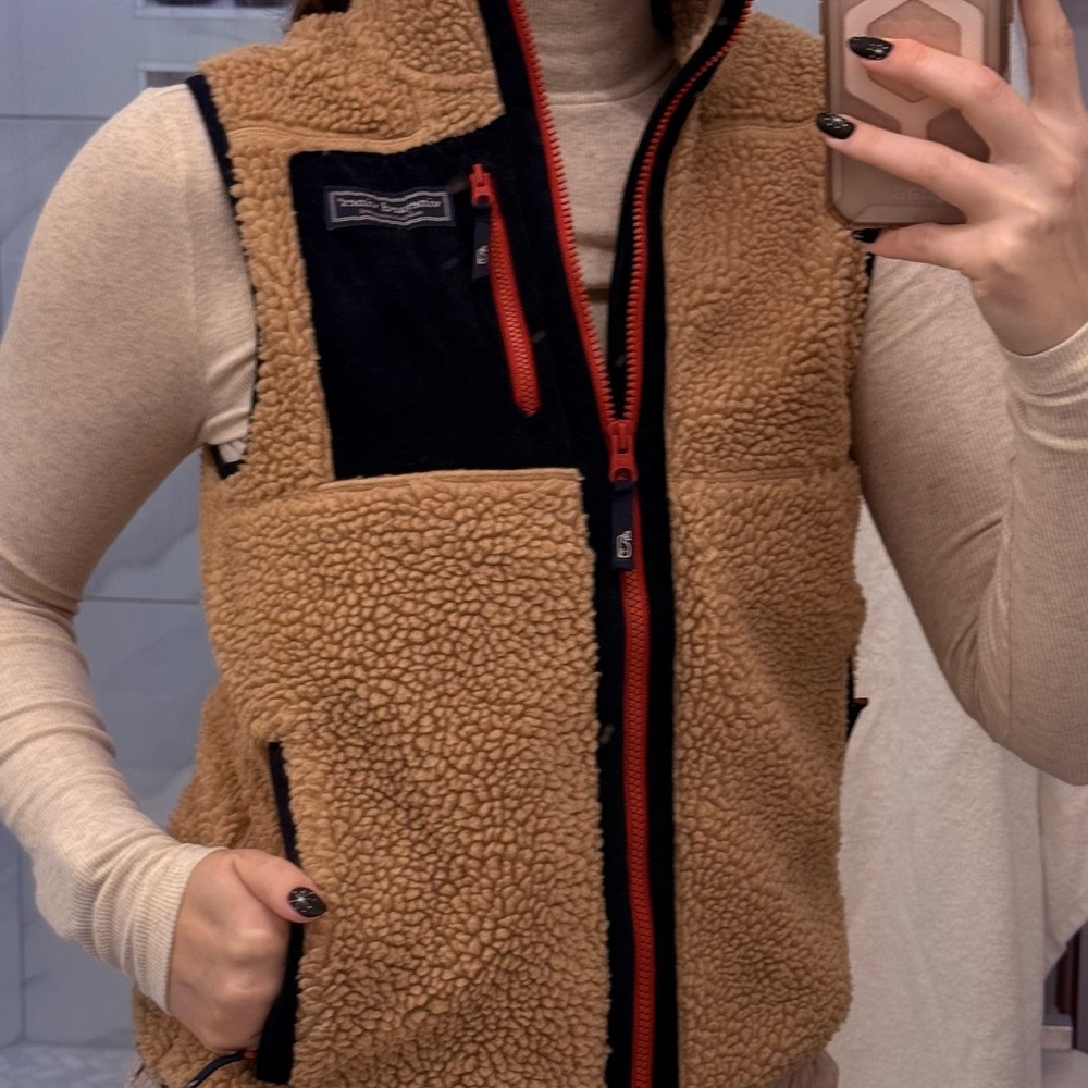 Vineyard Vines Navy and White Vest